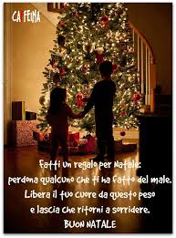 Auguri Di Buon Natale Su Whatsapp Una Lista Lunghissima Di Messaggi Per Tutti Tantissime Immagini E Video Da Inviare Caffeina Magazine