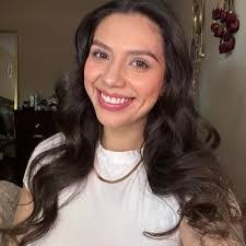 Vanessa Lange's Instagram, Twitter & Facebook