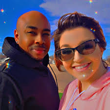 Shawn trying to be a step parent but cant be a parent to his 6 kids!! And  even lies about the amount of kids he has. Hes a POS!!