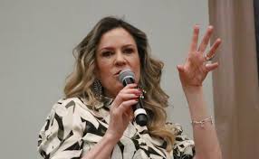 Rebecca p zum kleinen preis hier bestellen. Rebecca De Alba Was Not Surprised That Ricky Martin Was Gay Ruetir