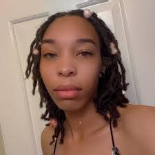 All u can hear is "it stinks in here mel" 😭🤣 this movie is a classic!  #thirteen