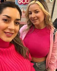 Evelyn Varela's Instagram, Twitter & Facebook