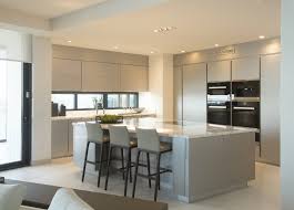 Ein zwölf stockwerke hoher wohnblock ist in der nacht auf donnerstag (ortszeit) mitten in miami eingestürzt. Mit Dem Auto Per Aufzug In Den 60 Stock Kuchenplaner Magazin