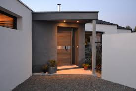 Accueil Joliment Amenage Integrant Une Porte D Entree Nativ 2 De Zilten Architecture Maison Porte Entree Bois