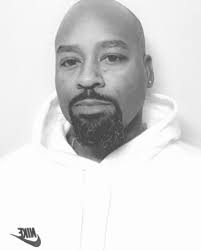 3 days left to get registered for the Silent Pilates Party! Go to  pilatesbymichaelb.com and get your tickets. I cant wait to see you!!!!