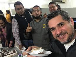 Celebrando el cumpleaños de Hector Omar Zapata Moreno. Felicidades  compañero. Departamento de Servicios Planta AHMSA #momentosagradables  #unpasoalavez