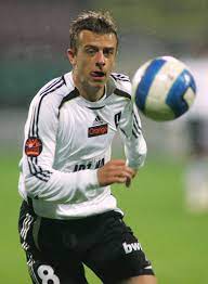 La carrière de kamil grosicki commence à szczecin, sa ville natale. Felek On Twitter 32 Urodziny Swietuje Dzis Byly Skrzydlowy Legii Kamil Grosicki Grosik Wystepowal Na Lazienkowskiej Jesienia 2007 Roku Lacznie Zaliczyl 14 Gier W Ktorych Zdobyl Jednego Gola Grosickikamil Https T Co Nmocsz8hln