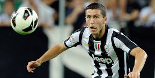 Juventus, inter and roma have all made efforts to land domenico berardi in recent transfer windows, says sassuolo director giovanni carnevali. Juventus Tukar Marrone Dengan Berardi Bola Net