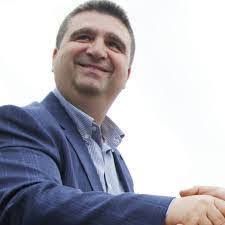 Mandi Bravo's Instagram, Twitter & Facebook