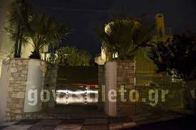 Για όλους η ομάδα μας παρέχει δωρεάν υπηρεσίες σε άτομα ιδιώτες που έχουν δικά τους σπίτια και θέλουν να τα. 8yma Lhsteias O Nikos Berths Arpa3an To Xrhmatokibwtio Apo To Spiti Toy Tragoydisth