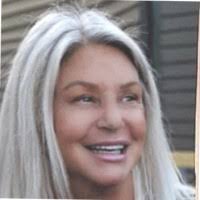 60+ "Leslie Holt" profiles