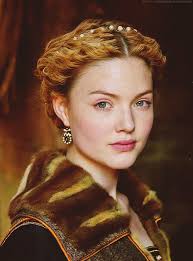 Holliday Grainger As Lucrezia Borgia In The Borgias The Borgias Renaissance Hairstyles Holliday Grainger
