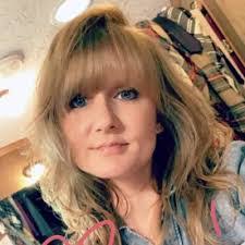 Sandra Kesselring's Instagram, Twitter & Facebook