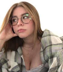 Regina Male's Instagram, Twitter & Facebook