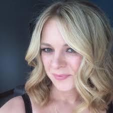 Sarah Annis (@sarah_belasis)