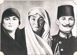 Atatürk'ün akrabaları atatürk'ün ailesinin sadece dört isimle; Ataturk Un Aile Kayitlari Ilk Kez Yayinlandi Erhan Afyoncu