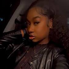 Aimee Beck's Instagram, Twitter & Facebook