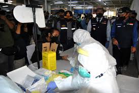 Rapid Dan Swab Test Berkala Cara Jabar Putus Covid 19 Republika Online