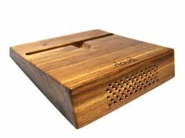 Houd S Electricity Free Wood Speaker Uses Natural Amplification To Produce Warm Rich Sound Wood Speakers Wooden Speakers Wireless Speakers Diy