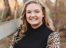 Students receive roofing industry scholarship