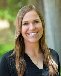 Elisa Barrett's Instagram, Twitter & Facebook