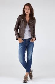 Blouson perfecto morgan grammo bordeaux (femme) bordeaux polyester style : Comment Choisir Son Perfecto Femme Cesare Nori Le Cuir Depuis 1955