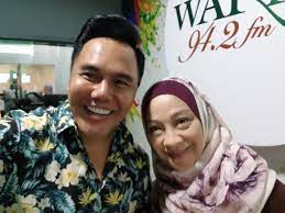 Allahuakhbar.saat nmpk dia depan mata.rasa melayang hati ni tersgt2 dan teramat… Datin Suliza Salam Bersama Hafeez Mediacorp Warna 942 ÙÙŠØ³Ø¨ÙˆÙƒ