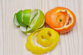 Haz Un Difusor Aromatico Con Cascaras De Citricos Y Restos De Hierbas Aromatizantes Caseros Aromatizantes Naturales Olores De Orina