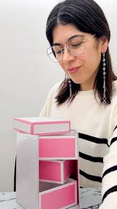 😍 Caja piramide XS pensada y diseñada para pequeños productos. ✓  Accesorios y joyas ✓ Bombones y chocolates ➡️ Archivo pdf listo para  imprimir ➡️ Plantilla editable para personalizar Vos elegís la