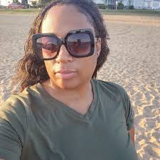 Frying chicken Kittie TheChefes