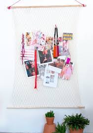 11 Diy Pour Faire Un Pele Mele Photos Projets De Bricolage Et Loisirs Creatifs Diy Decor Diy