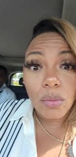 Stacy Roberson's Instagram, Twitter & Facebook