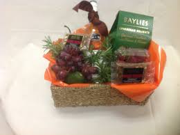65 00au Gift Hamper Fresh Fruit Biscuits Gourmet Cake And Wine Delivery Is Not Included In Prices Shown Gift Hampers Father Day S Gift Baskets