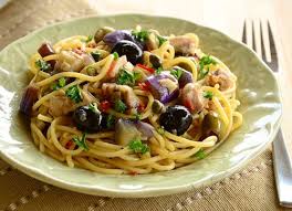 Cara membuat spaghetti aglio olio ala rumahan yang istimewa. Spaghetti Olio Dengan Ayam Dapur Tanpa Sempadan