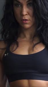 Leanne Calderon's Instagram, Twitter & Facebook