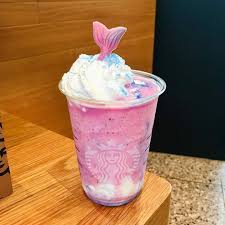 Starbucks adalah perusahaan kedai kopi terbesar di dunia, dengan 20.336 kedai di 61 negara, termasuk 13.123 di amerika serikat, 1.299 di kanada. Starbucks Releases Special Edition Fantasy Tail Frappuccino More From 29th May Onwards Kl Foodie