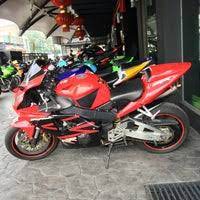 பத்து மலை :paththu malai) is a limestone hill that has a series of caves and cave temples in gombak, selangor, malaysia. Welly Advance Bikers Sdn Bhd 75 83 Jalan Sbc 1