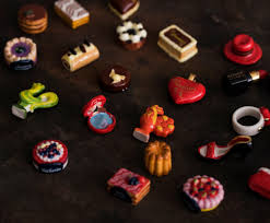 フェーヴ、ガレット・デ・ロワ、デコラティブ。 | ガレット・デ・ロワのある1月。 | dancyu (ダンチュウ) | 食こそエンターテインメント！