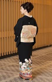 相田翔子のおすすめ留袖 黒留袖 色留袖レンタルは晴れ着の丸昌 横浜店 黒留袖 相田翔子 結婚式 留袖 髪型