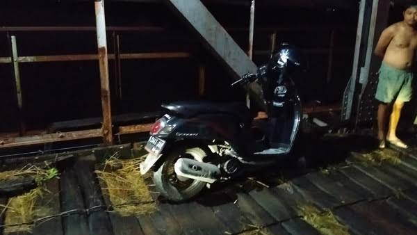Misteri Sepeda Motor yang Ditinggalkan di Jembatan Cincim Lama
