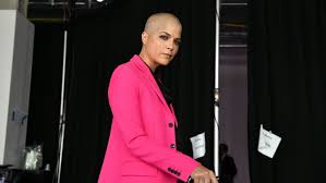 Selma blair's riveting struggle with ms revealed in trailer for new doc: Selma Blair Shares She S Trying Aggressive Chemotherapy For Ms