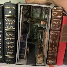 152 Likes 5 Comments June S Book Nooks Junesbooknooks On Instagram Sold Headed To France Urban Alle In 2020 Room Box Miniatures Bookshelf Art Book Nooks