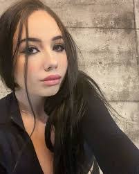 Vanessa Plante's Instagram, Twitter & Facebook