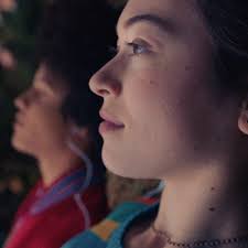 Review: Coming-of-age drama 'The Sky is Everywhere' is imbued with magic  realism