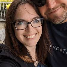 Elizabeth Dycus's Instagram, Twitter & Facebook