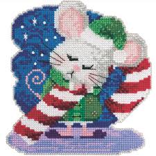 Free cross stitch pattern central. Cindy Cane Cross Stitch Ornament Kit Mill Hill 2020 Mouse Trilogy Mh192013