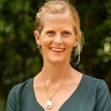 Elise Farley's Instagram, Twitter & Facebook