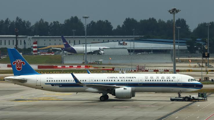China's big three airlines lose up to $1.33bn amid Middle East war - Nikkei  Asia