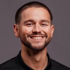 Aziz Jones's Instagram, Twitter & Facebook