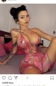 someone commented asking about photoshop and she said “...sorry im skinny”  : rInstagramreality